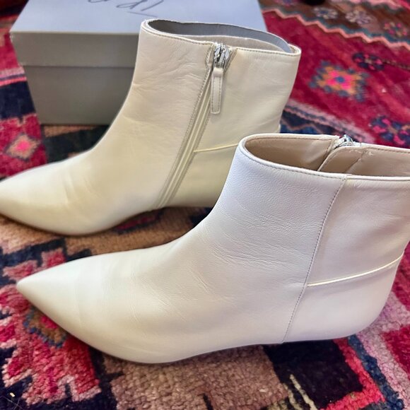 Everlane Kitten Cream Booties, NWT, Size: 7.5 - Picture 2 of 5